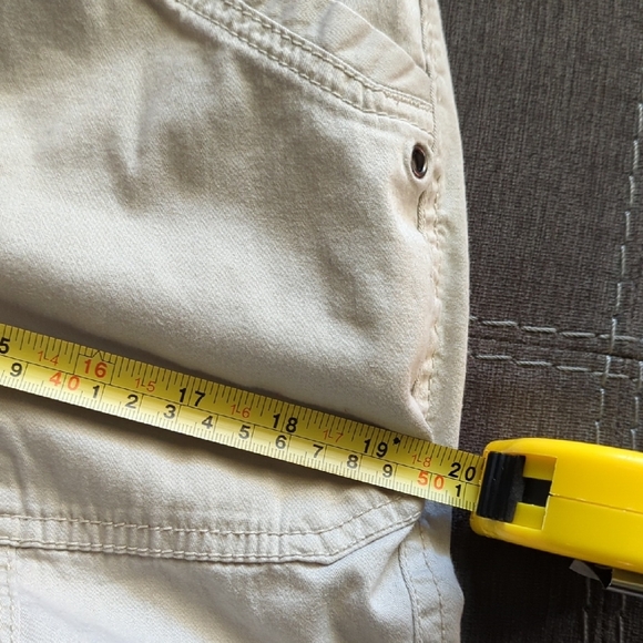 Style & Co. Cream Cargo Capris - Picture 7 of 10